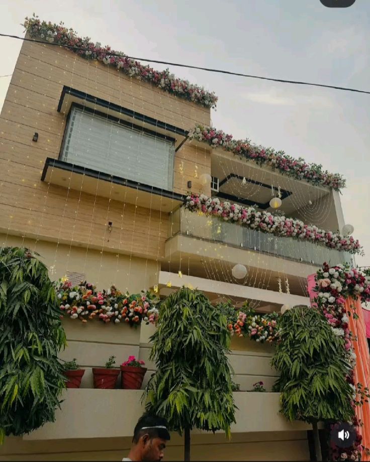 Luxury Exterior Bungalow Decor & Event Setup - Preview 15